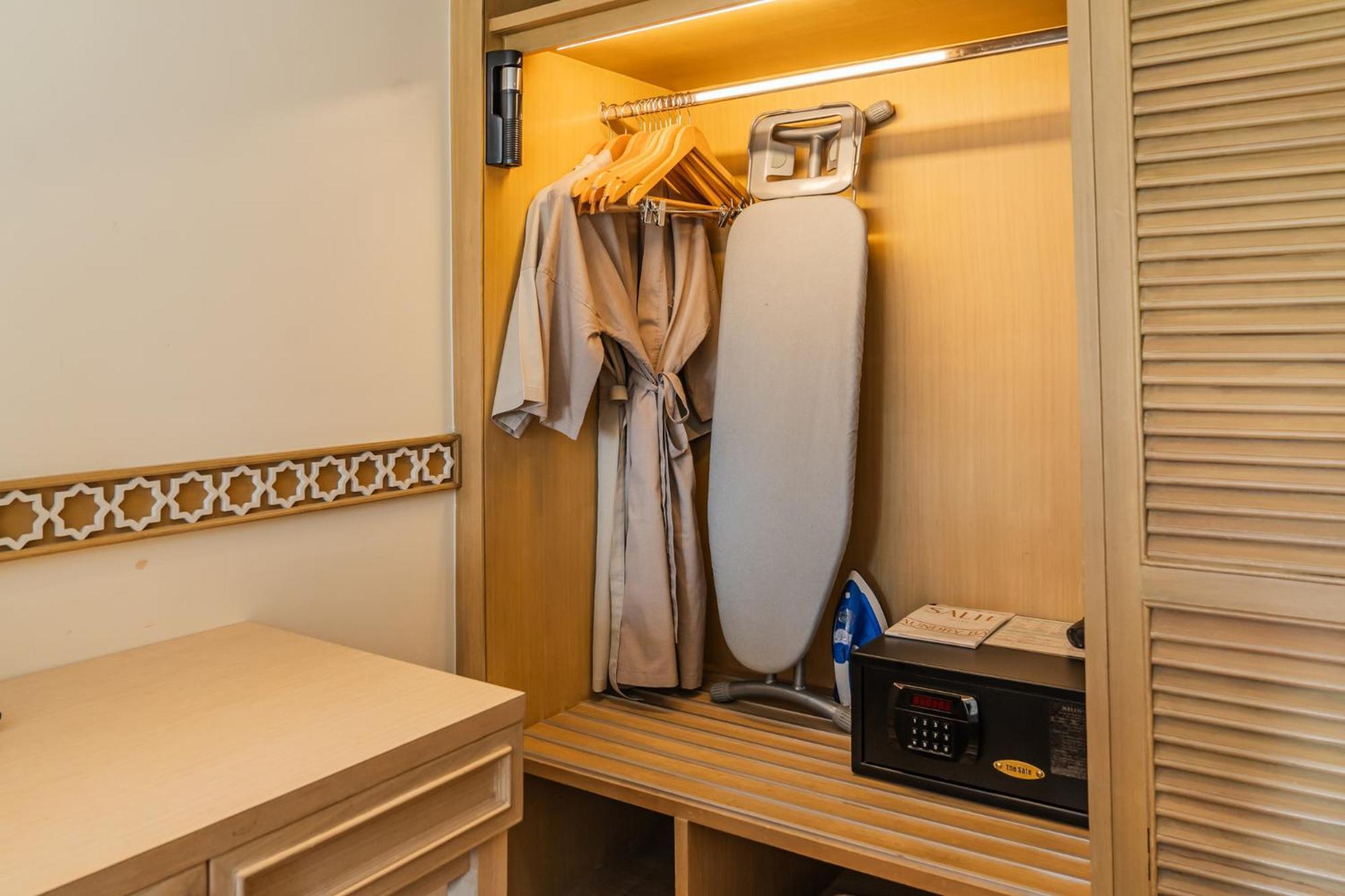 La Petite Salil Sukhumvit Thonglor 1 Hotel Bangkok Exterior photo