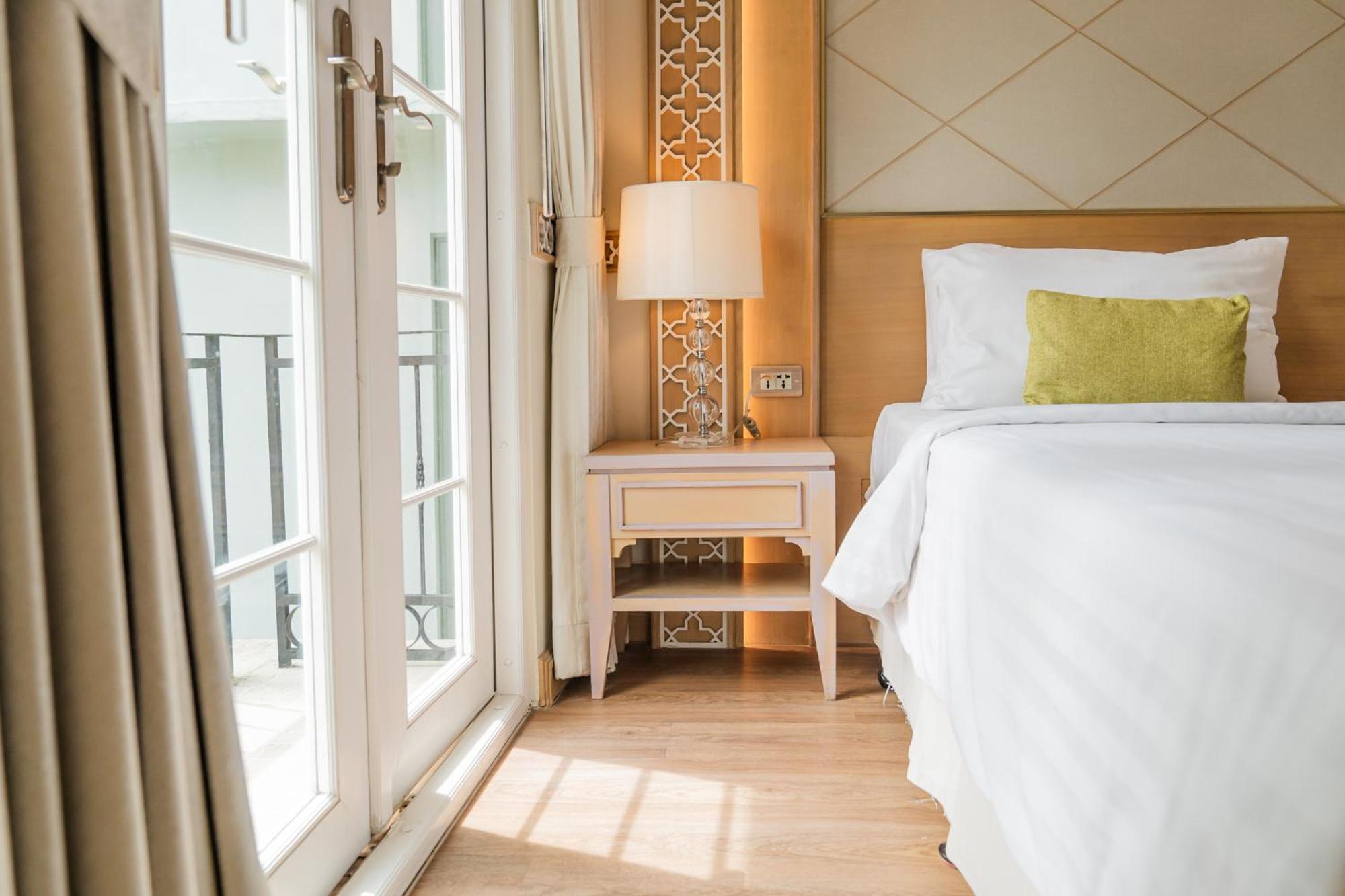 La Petite Salil Sukhumvit Thonglor 1 Hotel Bangkok Exterior photo